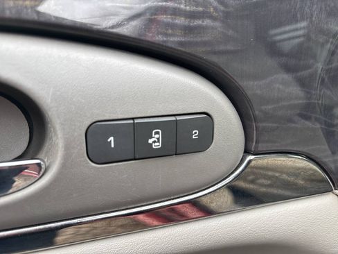 Used 2016 Buick Enclave Premium w/ Experience Buick Package FWD image 32