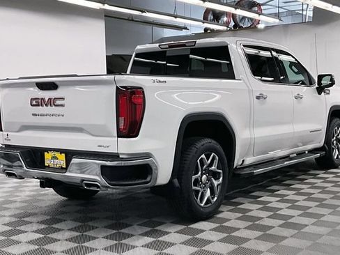 Used 2024 GMC Sierra 1500 SLT w/ SLT Convenience Package AWD/4WD image 14