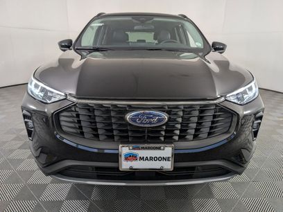 New 2025 Ford Escape SE w/ Class II Trailer Tow Package