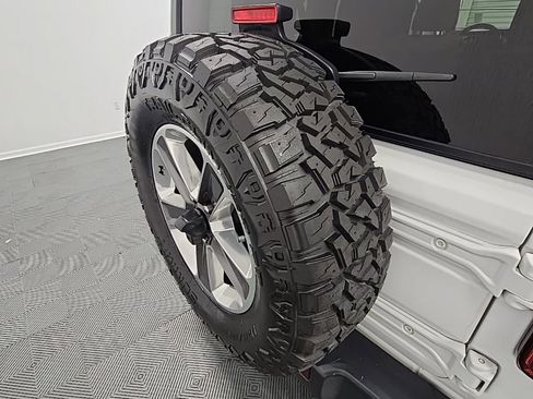 Used 2021 Jeep Wrangler Unlimited Sahara image 48