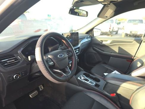 Used 2024 Ford Escape ST-Line Select w/ Tech Pack #2 image 7