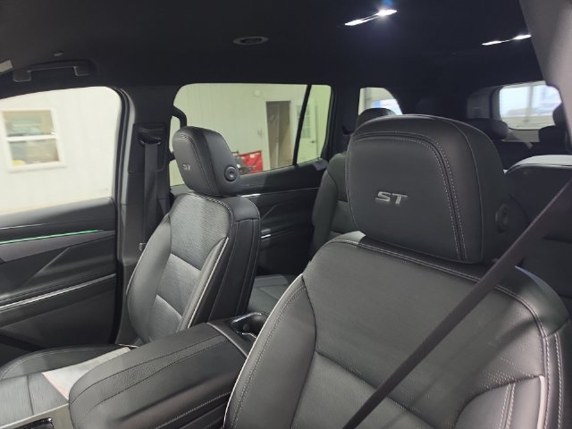 Used 2026 Buick Enclave Sport Touring AWD/4WD image 17