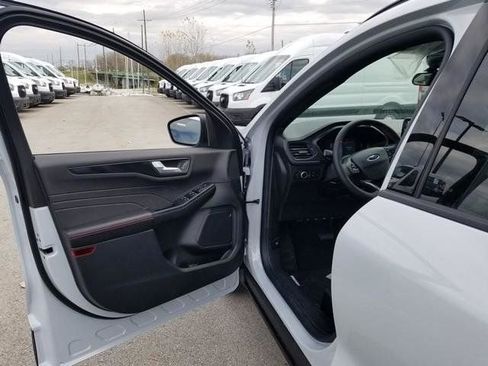 New 2026 Ford Escape ST-Line w/ Cold Weather Package AWD/4WD image 13