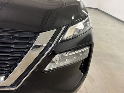 Used 2023 Nissan Rogue SV FWD image 12