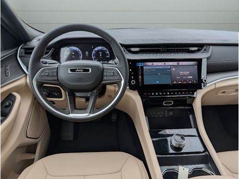New 2026 Jeep Grand Cherokee L Limited RWD image 25