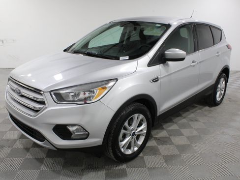Used 2019 Ford Escape SE FWD image 7