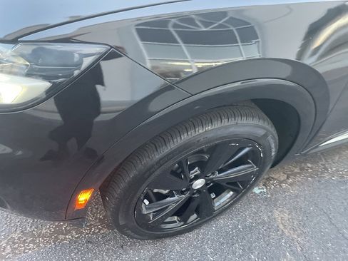 Used 2021 Buick Envision Essence w/ Sport Touring Package image 5