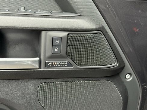 Certified 2025 Land Rover Defender 130 V8 image 16