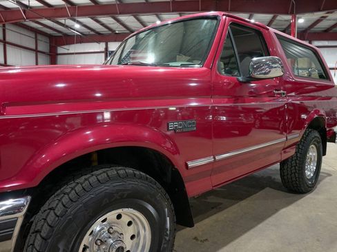 Used 1995 Ford Bronco XLT AWD/4WD image 33