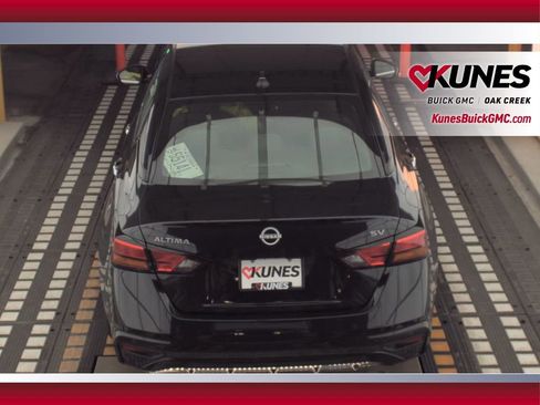 Used 2024 Nissan Altima 2.5 SV image 7