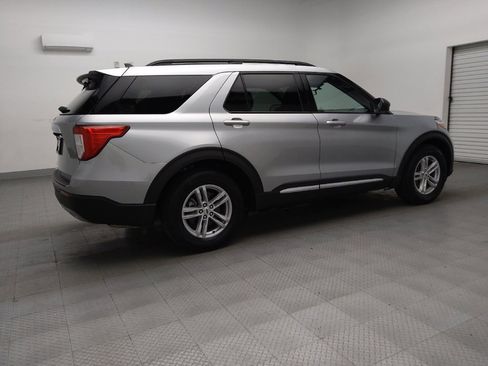 Used 2024 Ford Explorer XLT w/ Equipment Group 202A image 10