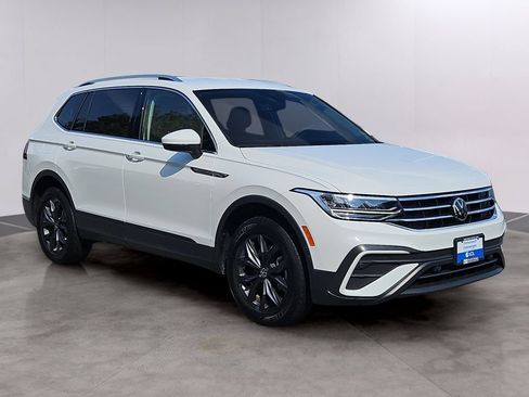 Certified 2022 Volkswagen Tiguan SE AWD/4WD image 3