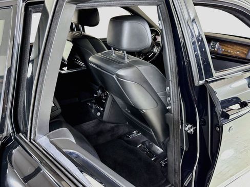 Used 2019 Rolls-Royce Phantom Sedan RWD image 36