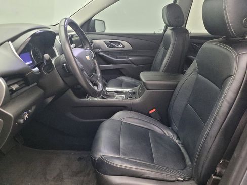 Used 2021 Chevrolet Traverse LT image 17