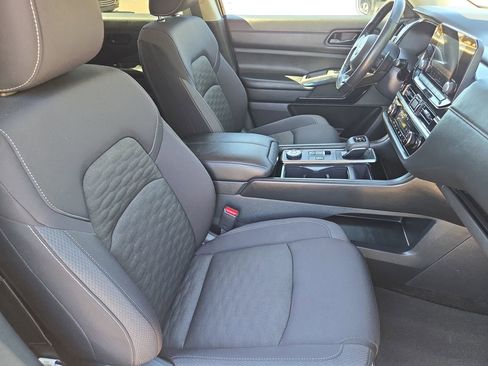 Certified 2024 Nissan Pathfinder SV image 10