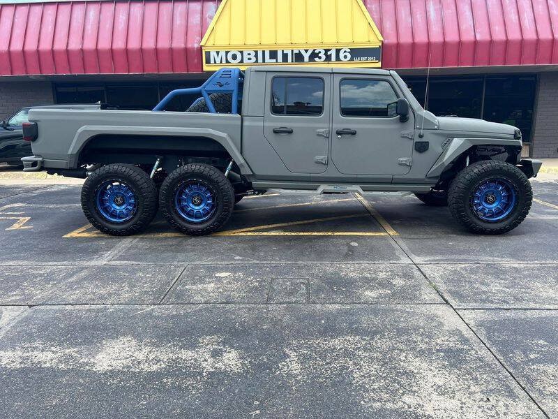 Used 2021 Jeep Gladiator Sport AWD/4WD image 1
