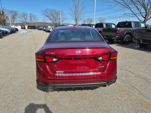 Used 2021 Nissan Altima 2.5 SR w/ SR Premium Package image 6