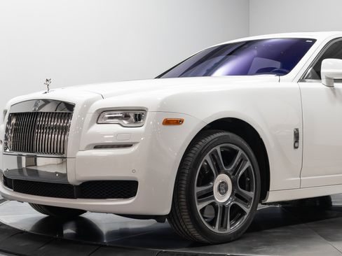 Used 2016 Rolls-Royce Ghost image 6