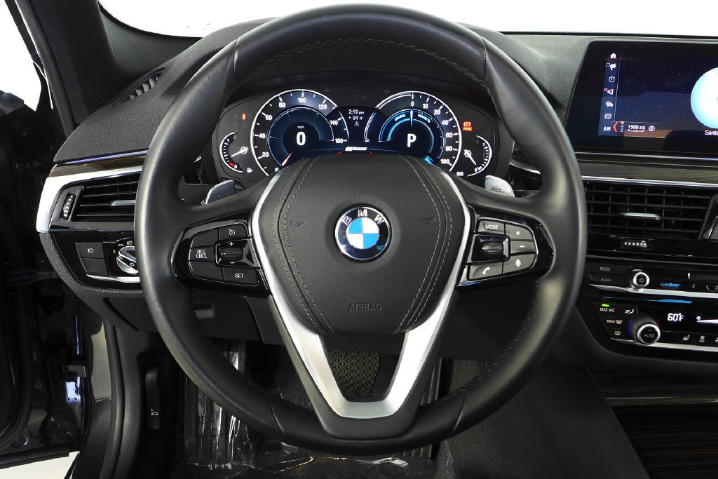 Used 2018 BMW 530e w/ Premium Package 2 RWD image 27