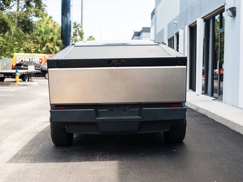 Used 2024 Tesla Cybertruck AWD Crew Cab image 7
