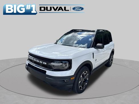 Used 2023 Ford Bronco Sport Outer Banks w/ Tech Package AWD/4WD image 3