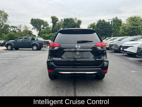 Used 2018 Nissan Rogue SV w/ Sun & Sound Touring Package AWD/4WD image 12