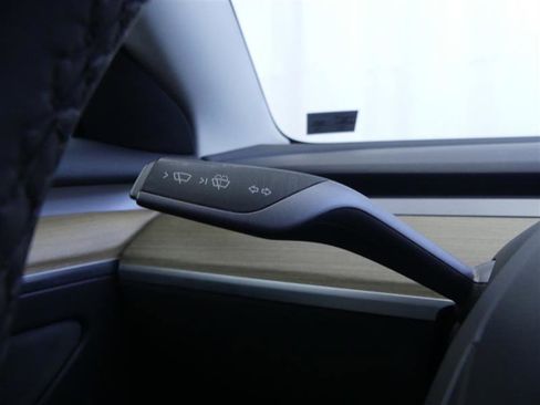 Used 2023 Tesla Model 3 Standard Range image 21