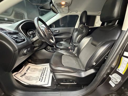 Used 2019 Jeep Compass Latitude image 14