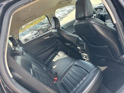 Used 2020 Ford Edge SEL image 20
