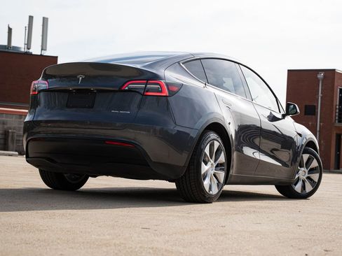 Used 2020 Tesla Model Y Long Range AWD/4WD image 5