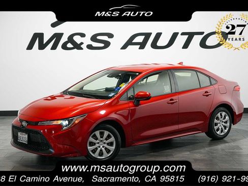 Used 2021 Toyota Corolla LE FWD image 1
