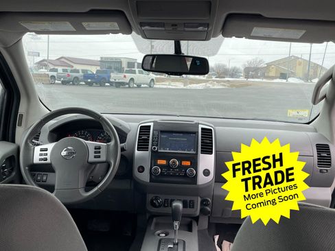 Used 2020 Nissan Frontier SV image 9