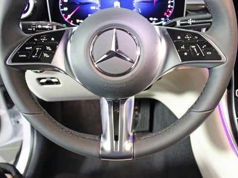 Used 2026 Mercedes-Benz GLC 350e 4MATIC image 18