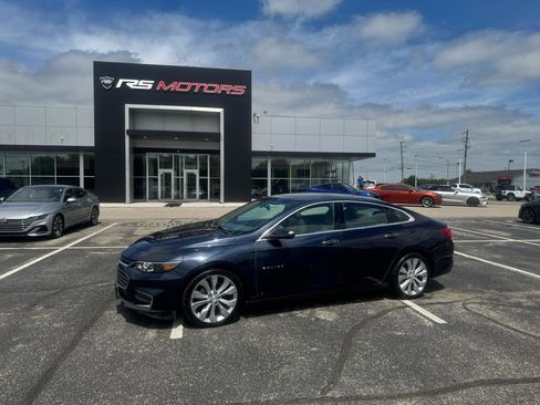 Used 2018 Chevrolet Malibu Premier w/ Premier Sun and Wheel Package FWD image 2
