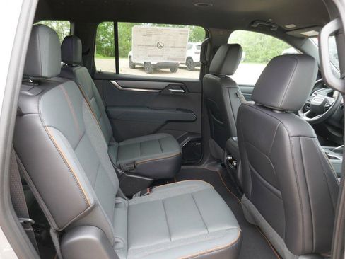 New 2026 GMC Acadia AT4 AWD/4WD image 13