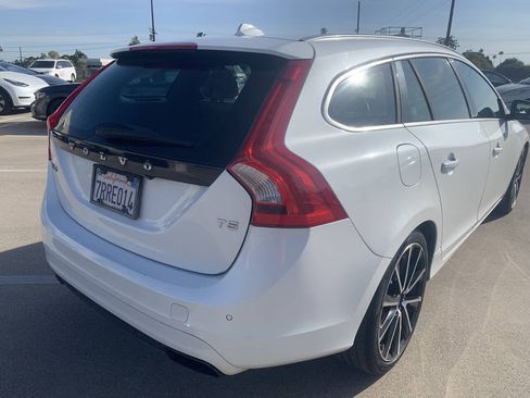 Used 2016 Volvo V60 T5 Premier w/ Convenience Package FWD image 9