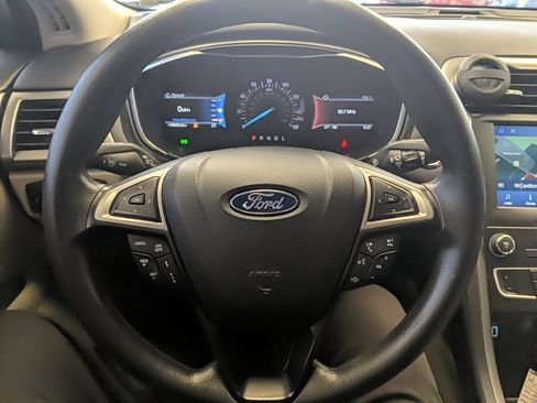 Used 2020 Ford Fusion SE image 10