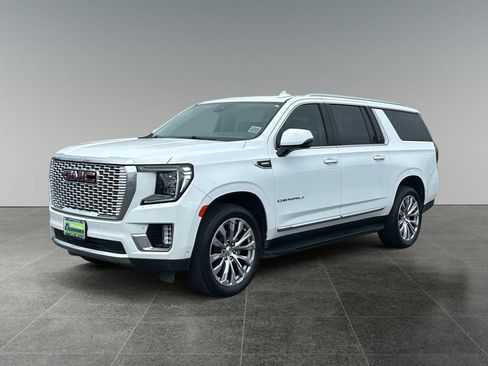 Used 2024 GMC Yukon XL Denali w/ Advanced Technology Package AWD/4WD image 3