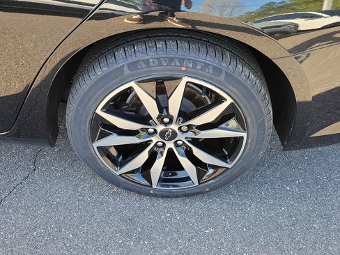 Used 2022 Chevrolet Malibu RS image 37