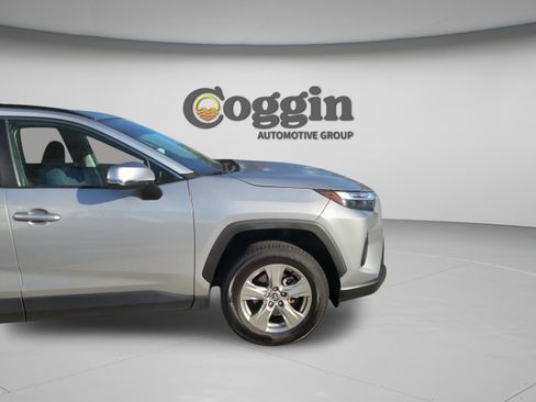 Used 2024 Toyota RAV4 XLE FWD image 32