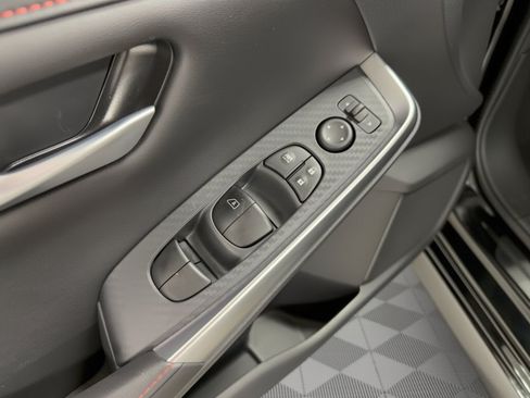 Used 2025 Nissan Sentra SR w/ Midnight Edition FWD image 15