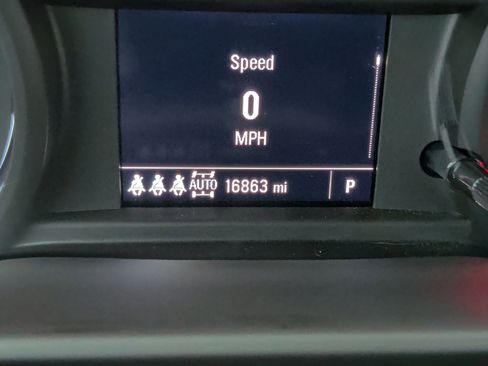 Used 2025 Chevrolet Silverado 1500 Custom Trail Boss w/ LPO, Dark Essentials Package image 19