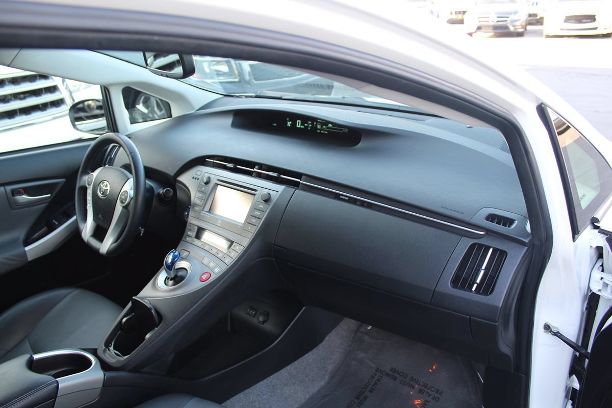 Used 2014 Toyota Prius Four FWD image 20