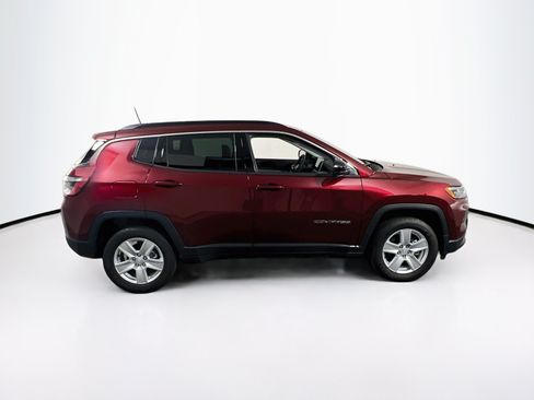 Used 2022 Jeep Compass Latitude w/ Sun and Sound Group AWD/4WD image 4