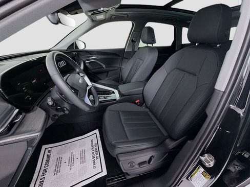 Used 2025 Audi Q5 Premium w/ Convenience Package image 21