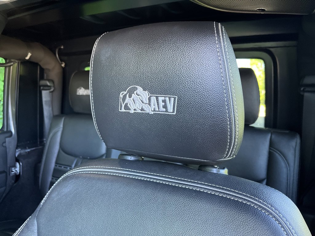 Used 2016 Jeep Wrangler Unlimited Rubicon w/ Connectivity Group AWD/4WD image 37