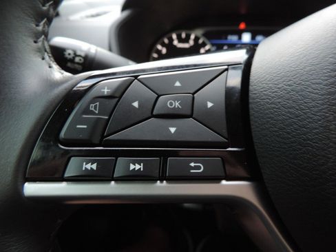 Used 2024 Nissan Altima 2.5 SV w/ SV Premium Package image 27