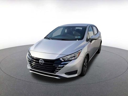 Used 2025 Nissan Versa SV FWD image 6