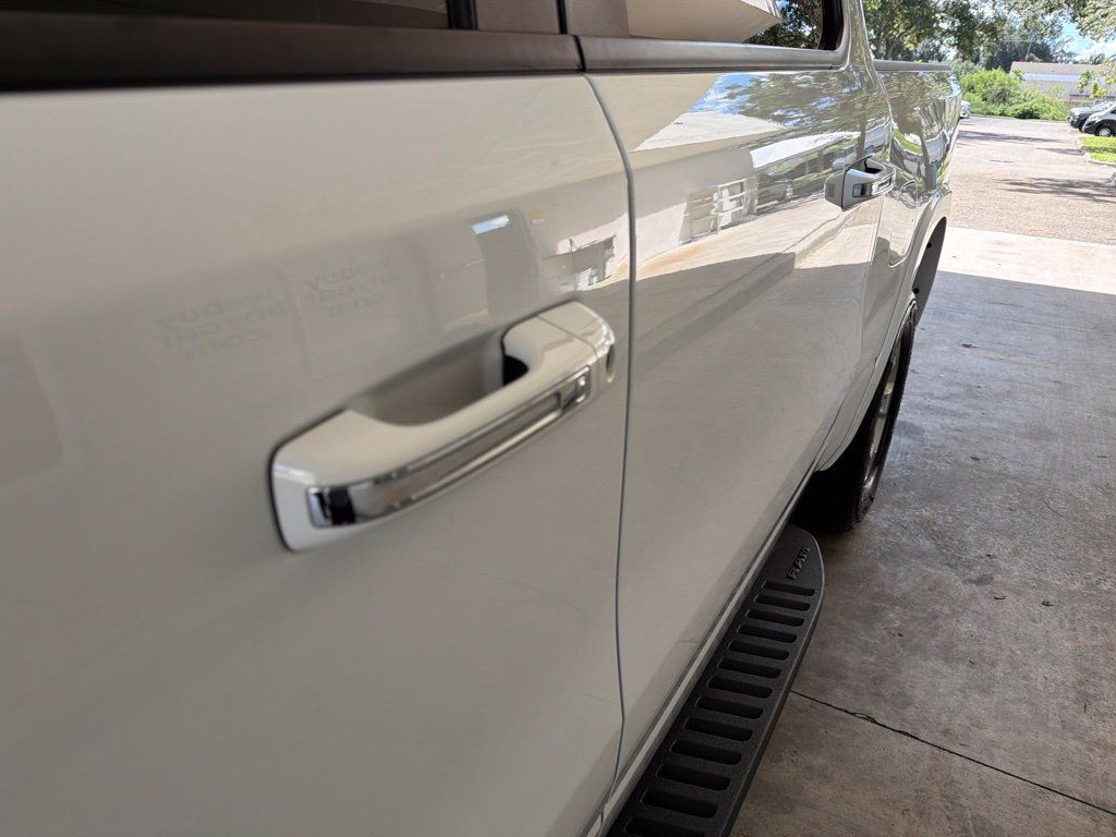 Used 2022 RAM 1500 Laramie AWD/4WD image 18