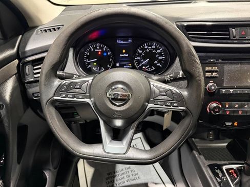 Used 2017 Nissan Rogue Sport S w/ S Appearance Package FWD image 28